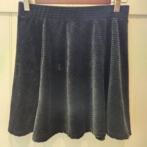 SO Juniors Skate Skirt - Size Small - EUC